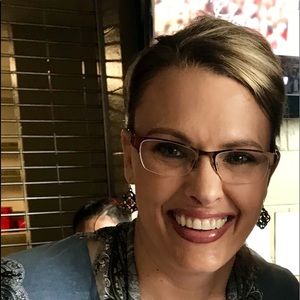 Meet your Posher, Linda